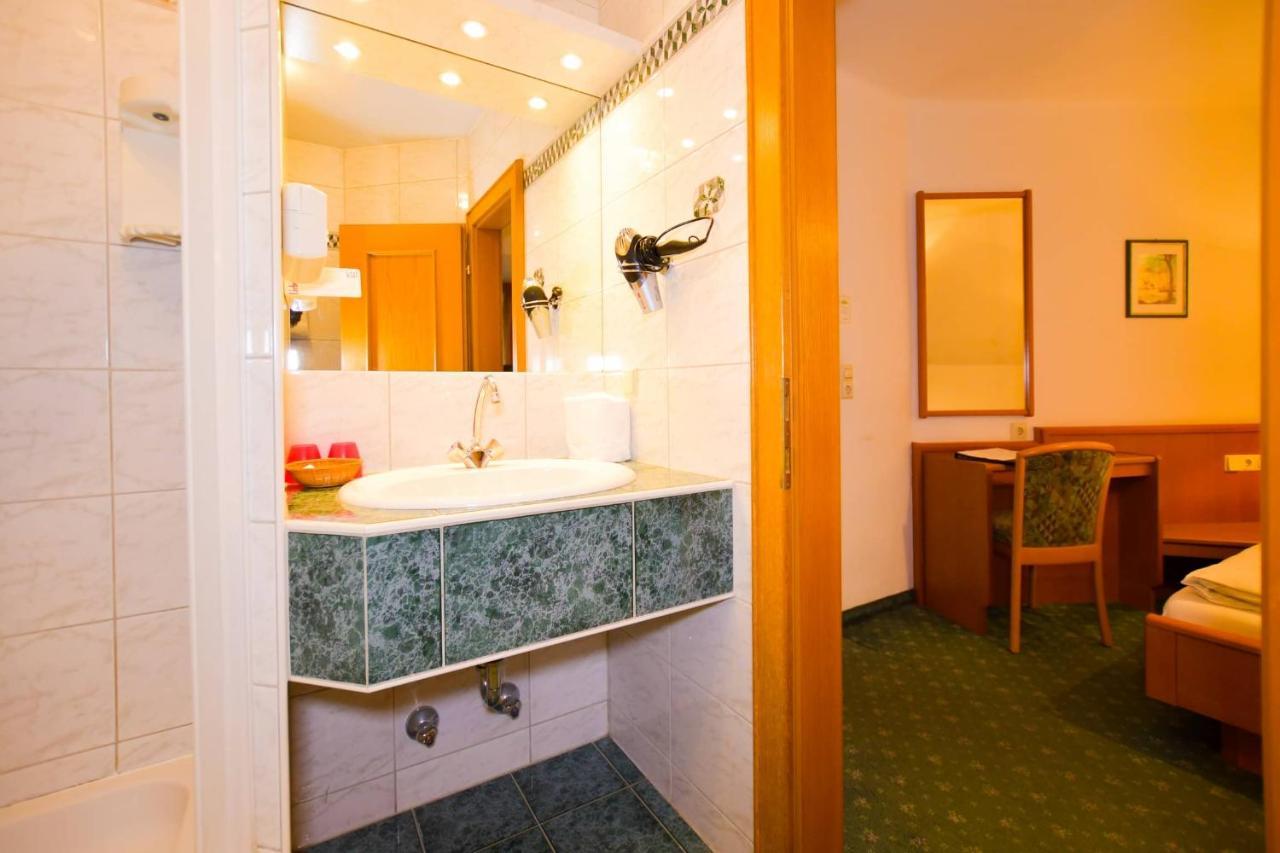 Hotel Jerolitsch 克鲁彭多夫 外观 照片